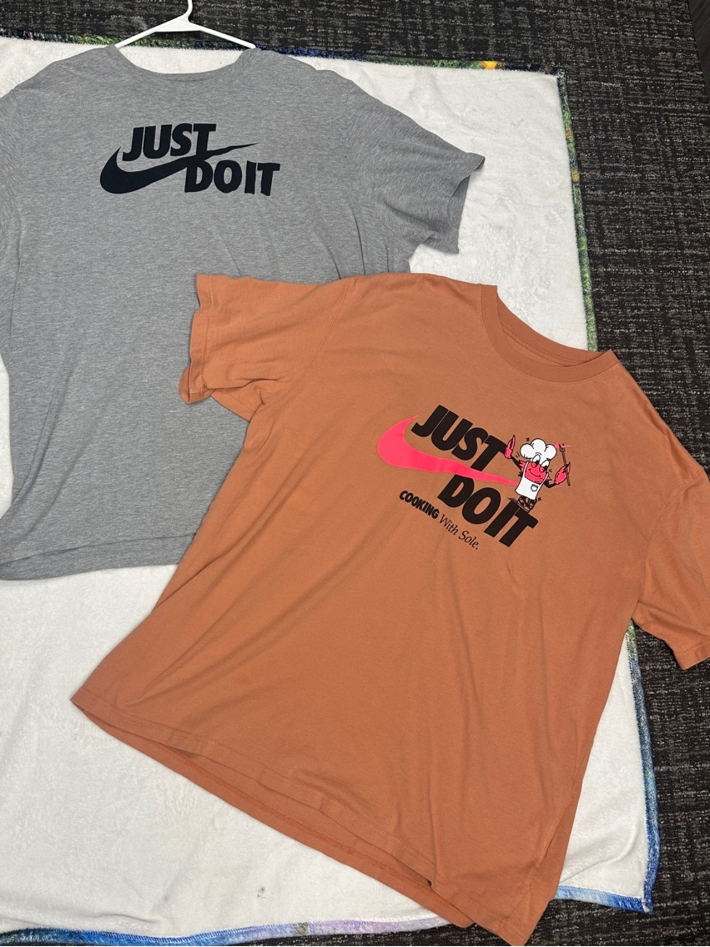 Nike Mens Bundle Short-Sleeve 'Just Do It' Tees in Gray & Rust Size XXL